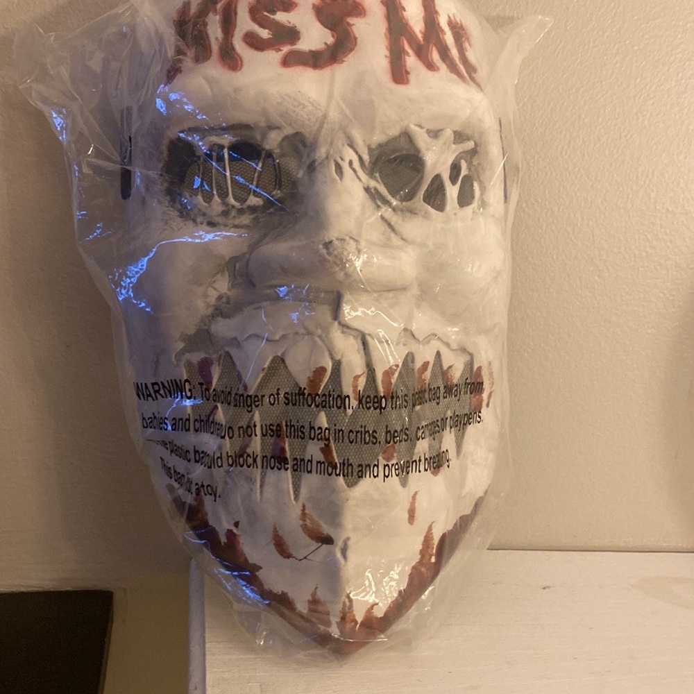 Kiss Me Mask